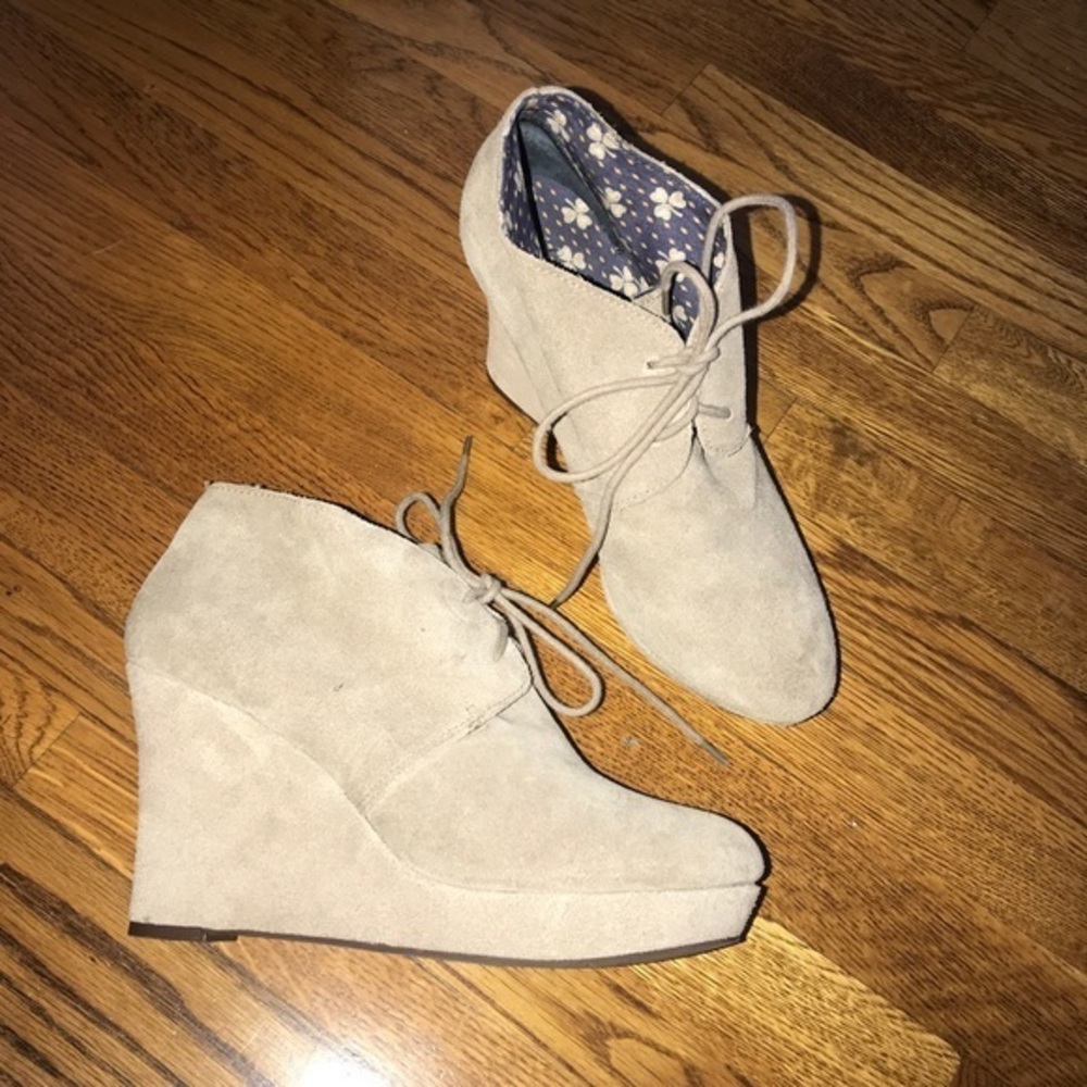 Lucky Brand suede wedge booties size 9
